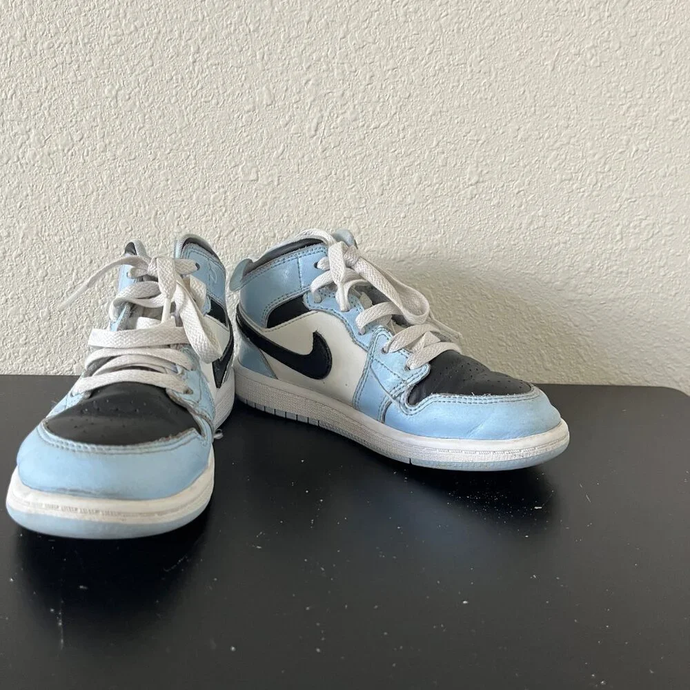 Nike Kids Air Jordan 1 Mid Ice Shoes Sneakers Size 13C Style 640737-401